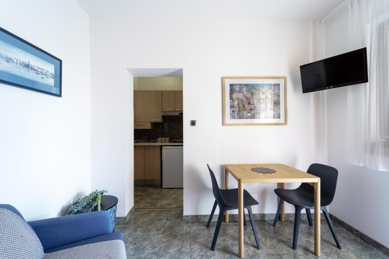 Erika Apartment Krk Town Bagian luar foto